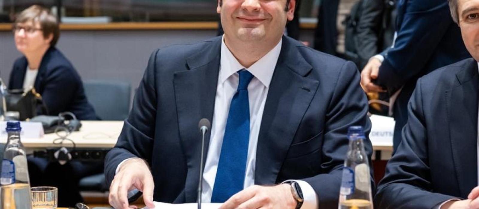 875_516f4ab4-64ea-4546-b53d-f2e091806354