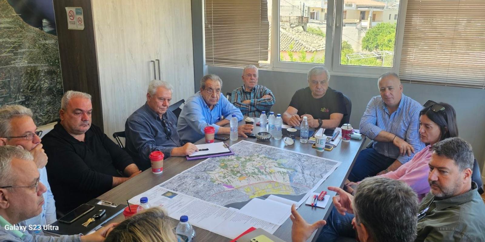 dimos-velou-voxas-mixanikoi-synantisi-sxedio-polis-manavis