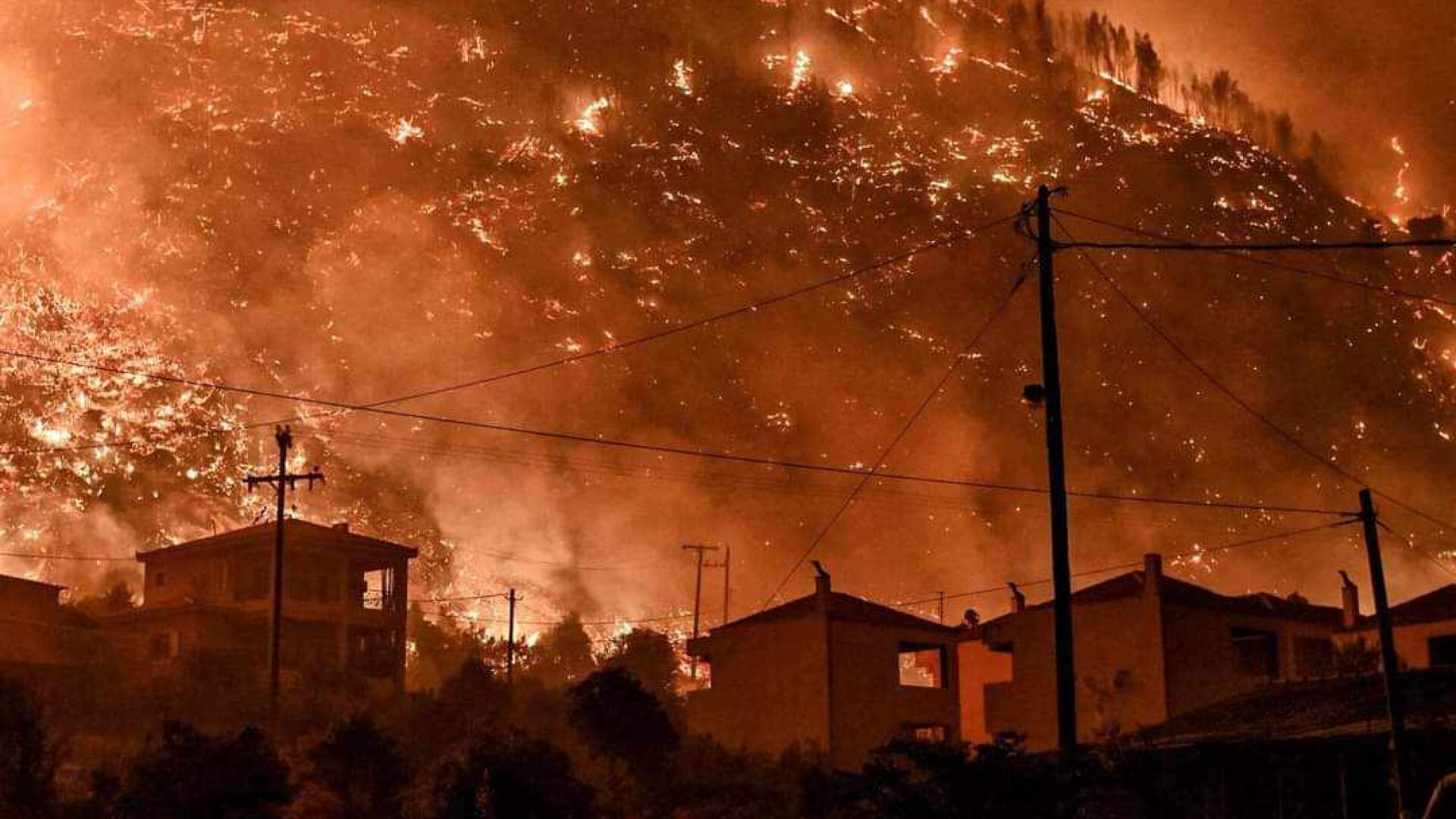 φωτια ξυλοκαστρο