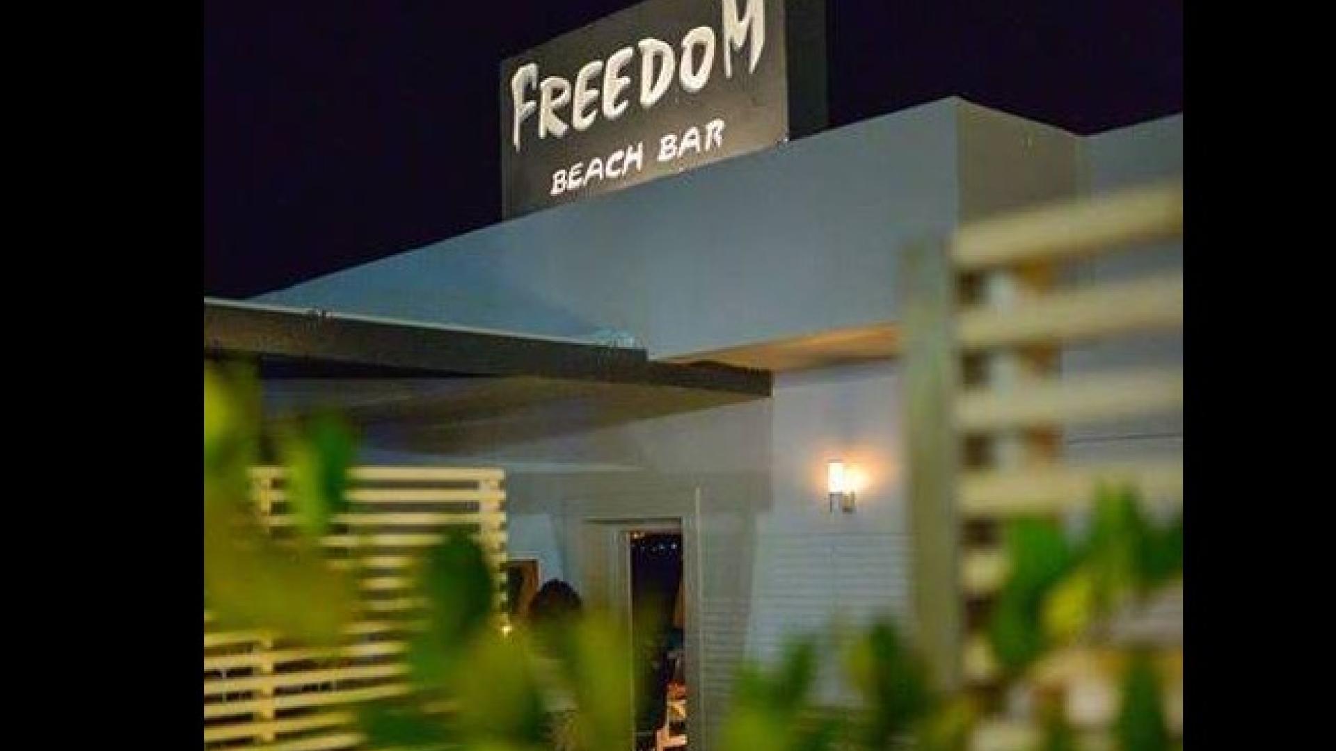 freedom-korinthos-beach-bar