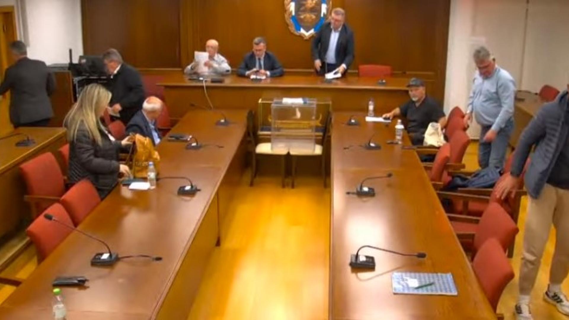 dhmotiko symboulio korinthos